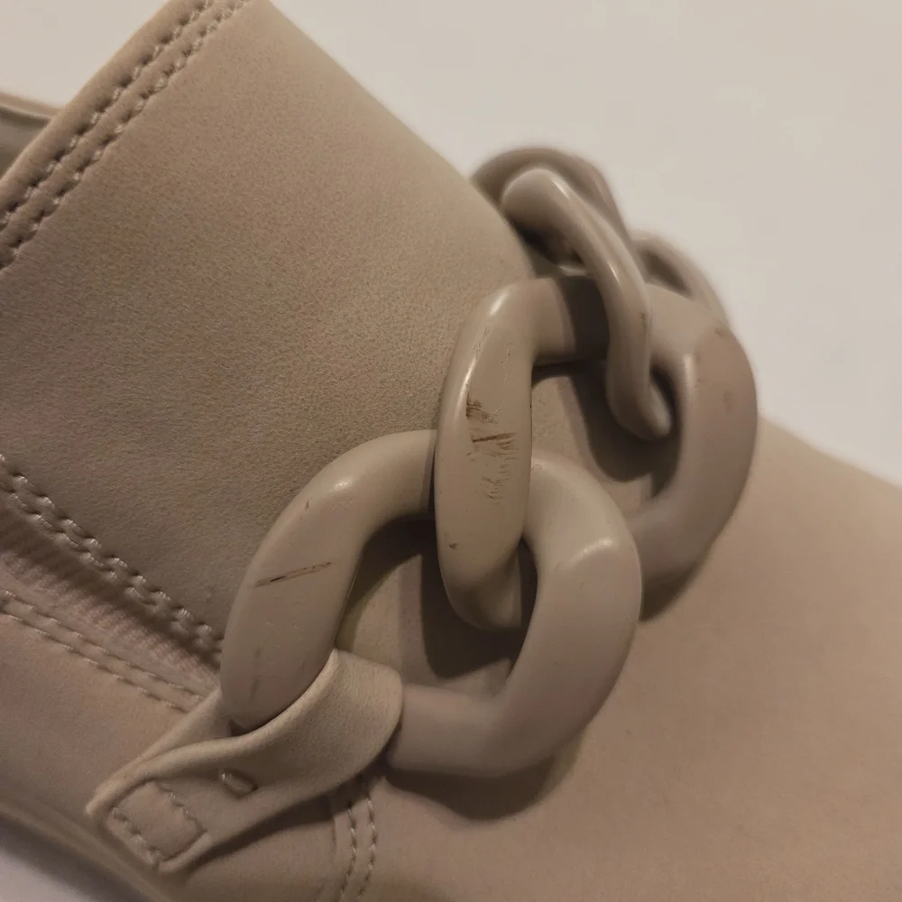DOLCE VITA Jhenee Beige Slip-On‎ Chunky Chain Platform Sneakers Women's Size 7.5